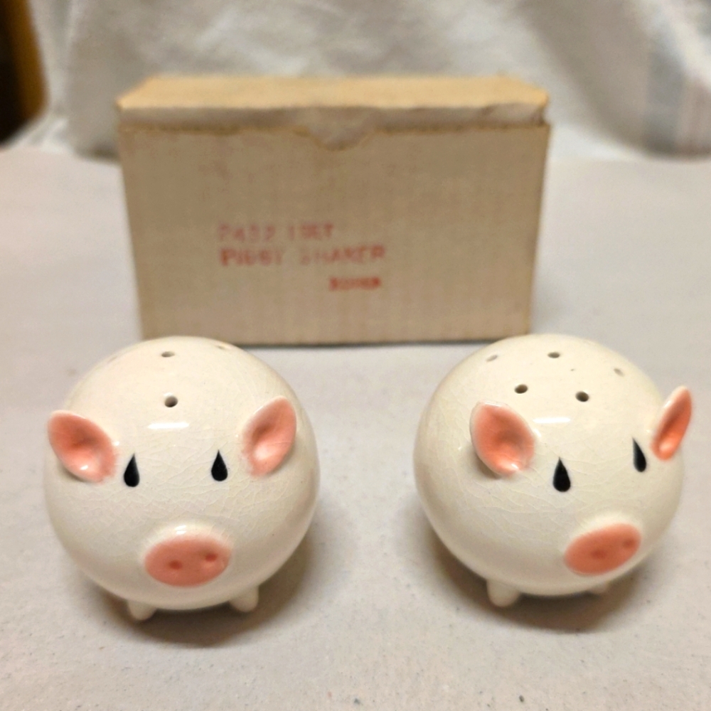 Vintage Josef Originals Pig Salt & Pepper Shakers NEW IN BOX!